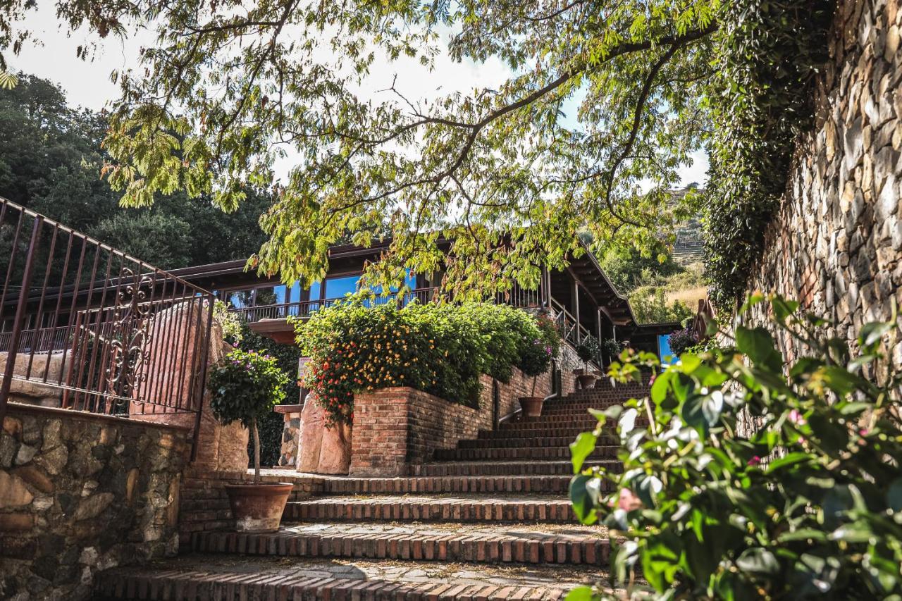 B & B Le Casette Sull'Albero Di Villa Alba Mesina Exterior foto